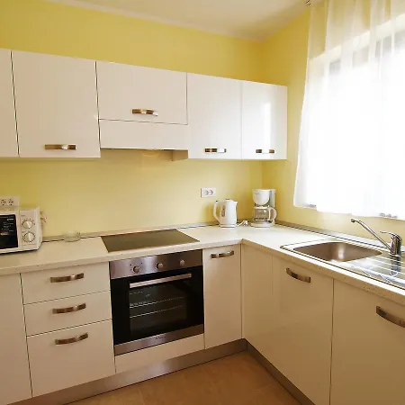 Apartment Smaragdna.1 * 普莱曼图拉